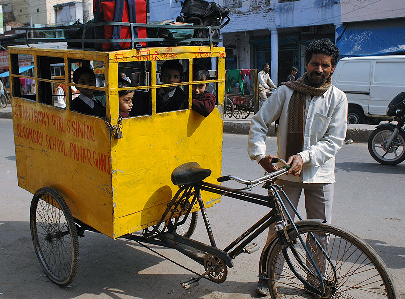 Delhi, transport dzieci do szkoły (Indie, Pakistan 2007, część druga)